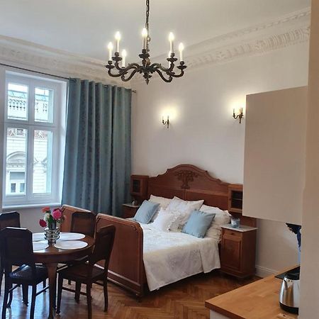 Prestige Aparthotel Piotrkowska 82 - Wyjatkowy Widok Na Deptak Łódź Exterior foto