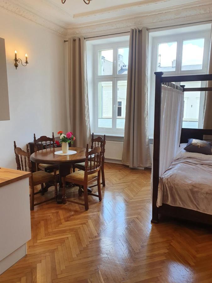 Prestige Aparthotel Piotrkowska 82 - Wyjatkowy Widok Na Deptak Łódź Exterior foto