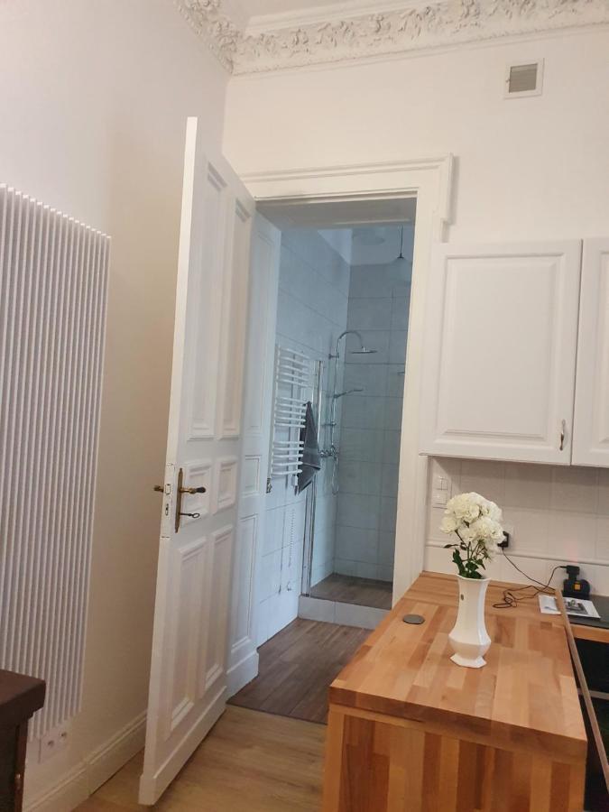 Prestige Aparthotel Piotrkowska 82 - Wyjatkowy Widok Na Deptak Łódź Exterior foto